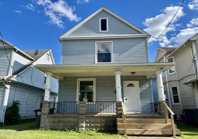 Homes for sale in Toledo, OH | 822 Delence St, Toledo, OH 43605 | MLS# 10006523