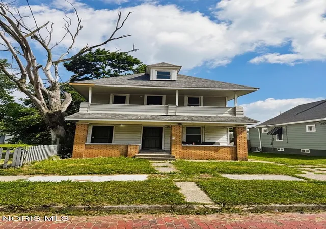 Photo 2 of Multi family home for sale at 1688 Avondale Ave, Toledo, OH 43607 | MLS# 10009836 | Listing updated on 2026-08-21