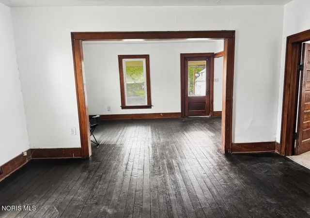 Listing Photo 4 - Condo for sale in building located at 1688 Avondale Ave, Toledo, OH 43607