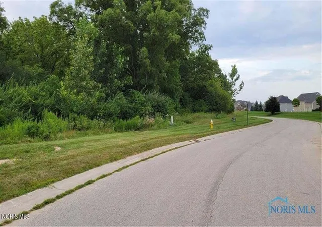 2nd image of 1013 Reserve Dr, Perrysburg, OH 43551 | MLS# 10006576