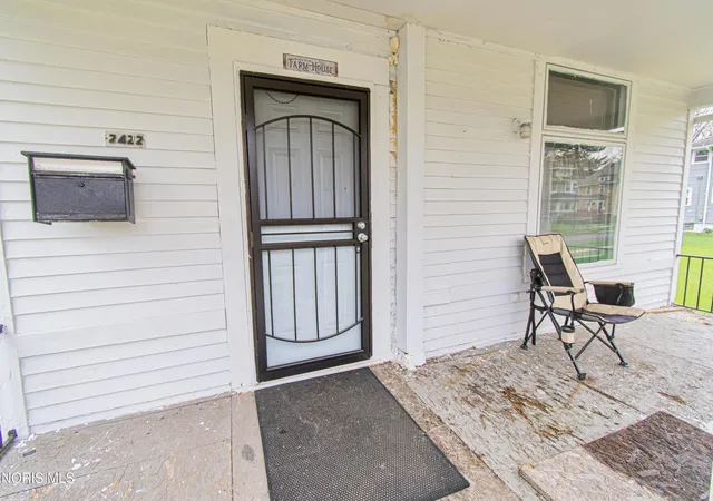 Homes for sale in Toledo, OH | 2422 Lawrence Ave, Toledo, OH 43620 | MLS# 10006623