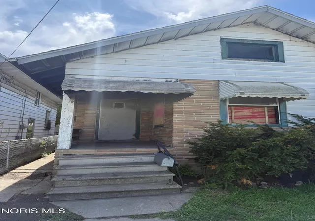 Homes for sale in Toledo, OH | 649 Curtis St, Toledo, OH 43609 | MLS# 10006673