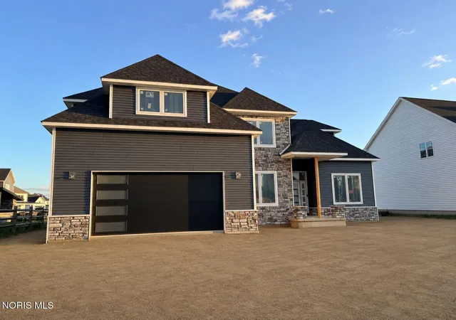 Photo 1 of Single family home for sale at 167 Barton Crk Dr, Perrysburg, OH 43551 | MLS# 10006884 | Listing updated on 2026-08-26