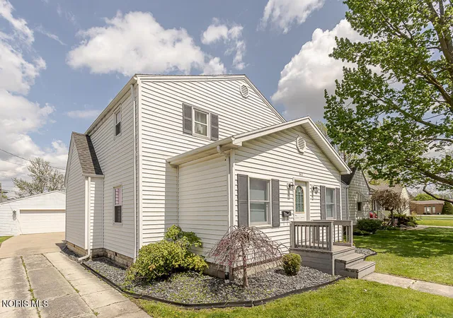 Homes for sale in Woodville, OH | 812 W College Ave, Woodville, OH 43469 | MLS# 10006755