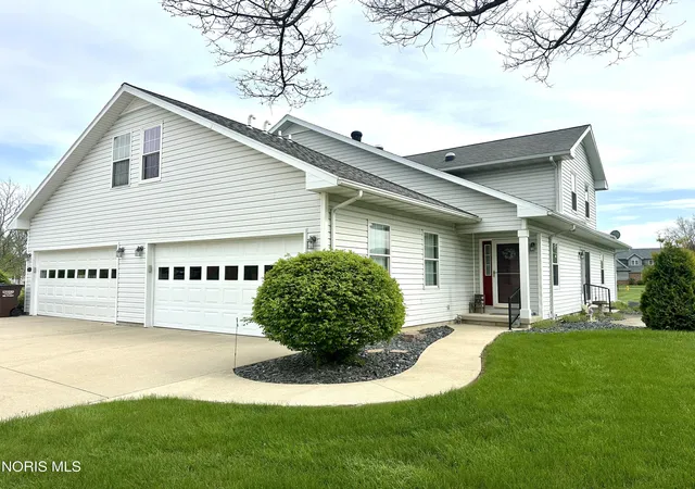 Homes for sale in Gibsonburg, OH | 503 Elise Ln, Gibsonburg, OH 43431 | MLS# 10006731