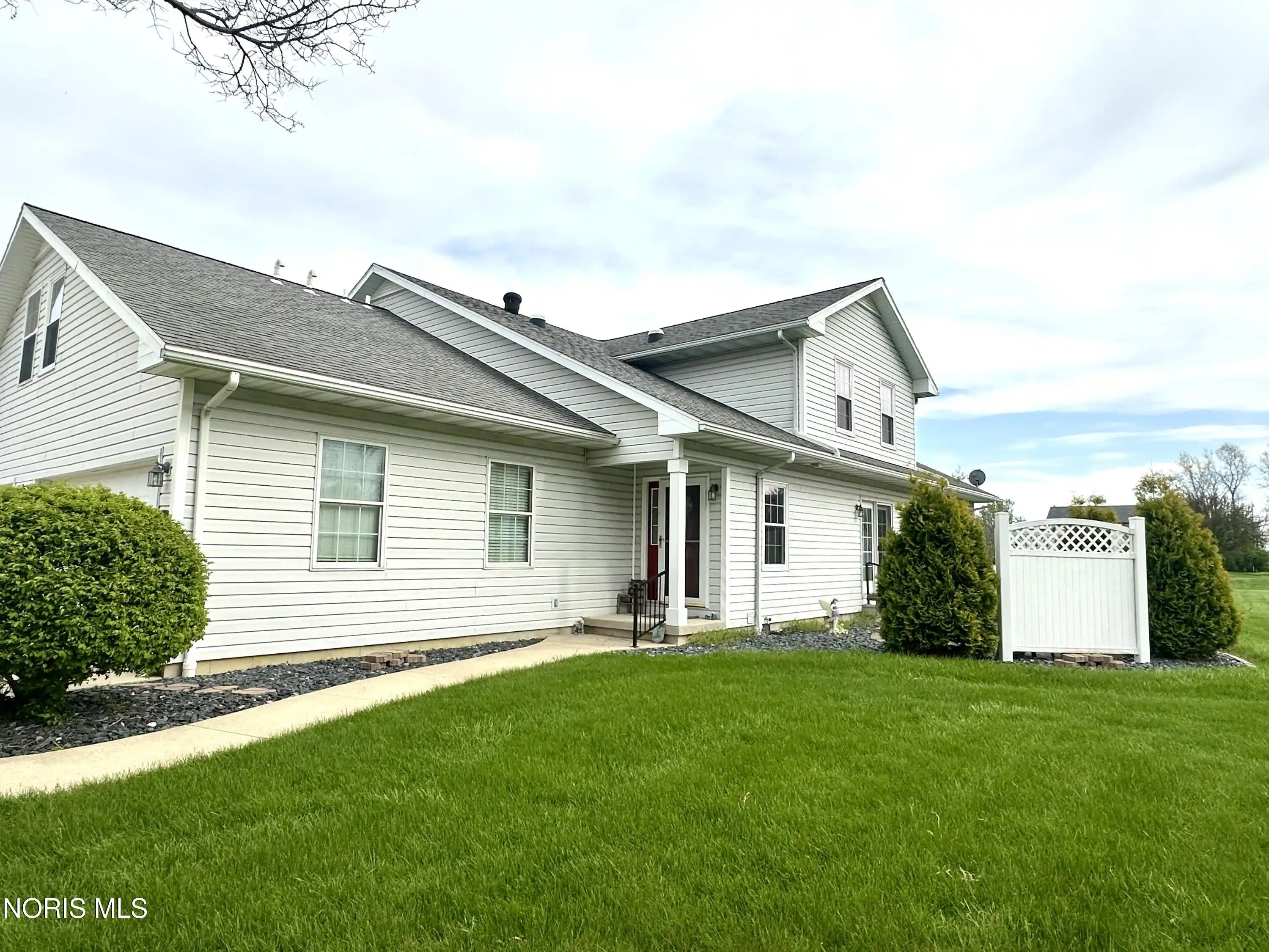Listing Photo 2 - Condo for sale in 503 Elise Ln located at 503 Elise Ln, Gibsonburg, OH 43431 - Unit 503 Elise Ln