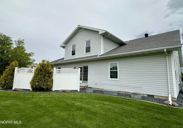 Homes for sale in Gibsonburg, OH | 503 Elise Ln, Gibsonburg, OH 43431 | MLS# 10006731