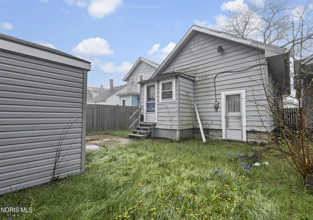 Homes for sale in Toledo, OH | 1810 Brussels St, Toledo, OH 43613 | MLS# 10007226
