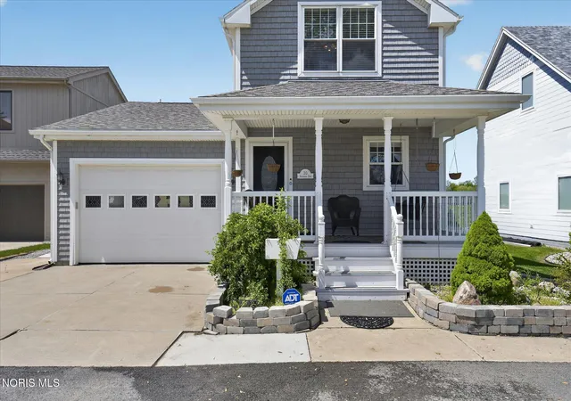 Homes for sale in Toledo, OH | 30 Edgewater Park, Toledo, OH 43611 | MLS# 10006852