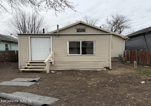 Homes for sale in Toledo, OH | 1956 Idaho St, Toledo, OH 43605 | MLS# 10006829