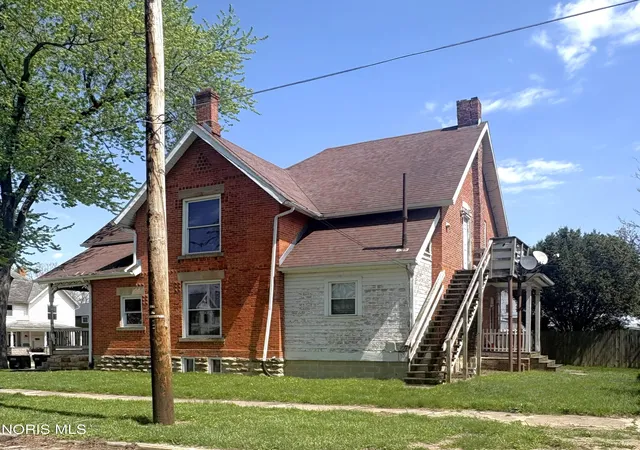 Listing Photo 2 - Condo for sale in building located at 301 E Tiffin St, Fostoria, OH 44830 - Unit #