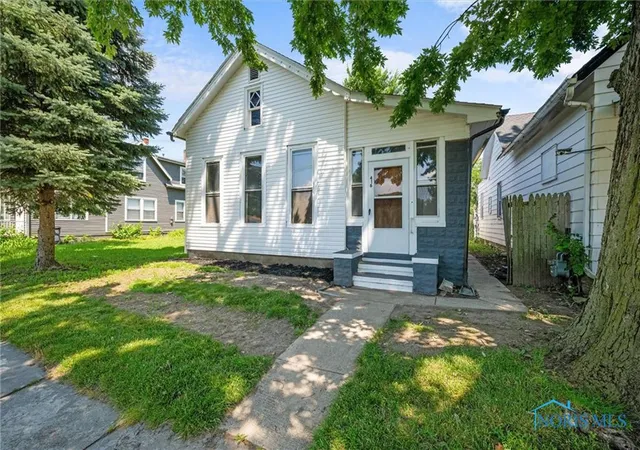 Homes for sale in Toledo, OH | 416 Colburn St, Toledo, OH 43609 | MLS# 10006814