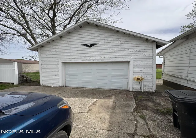 Homes for sale in Fayette, OH | 401 S Fayette St, Fayette, OH 43521 | MLS# 10006886