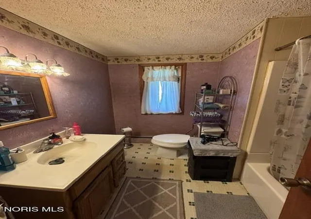 Homes for sale in Fayette, OH | 401 S Fayette St, Fayette, OH 43521 | MLS# 10006886