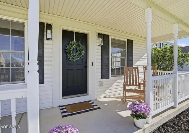Homes for sale in Bowling Green, OH | 802 Kildare Ln, Bowling Green, OH 43402 | MLS# 10006842