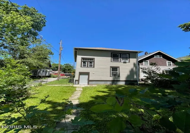 Homes for sale in Toledo, OH | 425 Boston Pl, Toledo, OH 43610 | MLS# 10007079