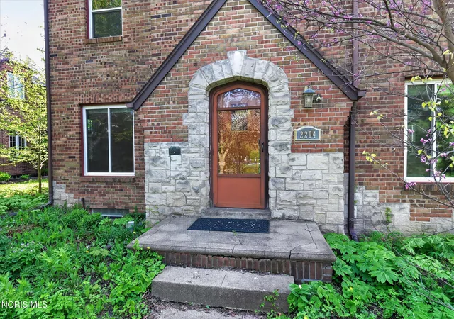 Homes for sale in Ottawa Hills, OH | 2204 Orchard Rd, Ottawa Hills, OH 43606 | MLS# 10006896