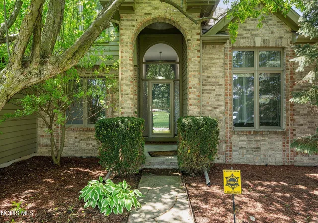 2nd image of 3130 Stonegate Dr, Maumee, OH 43537 | MLS# 10006979
