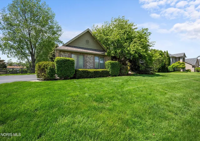 3rd image of 3130 Stonegate Dr, Maumee, OH 43537 | MLS# 10006979