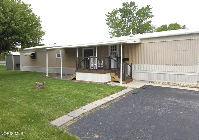Photo 3 of Manufactured home for sale at 1910 Southshore Dr, Findlay, OH 45840 | MLS# 10006977 | Listing updated on 2026-05-10