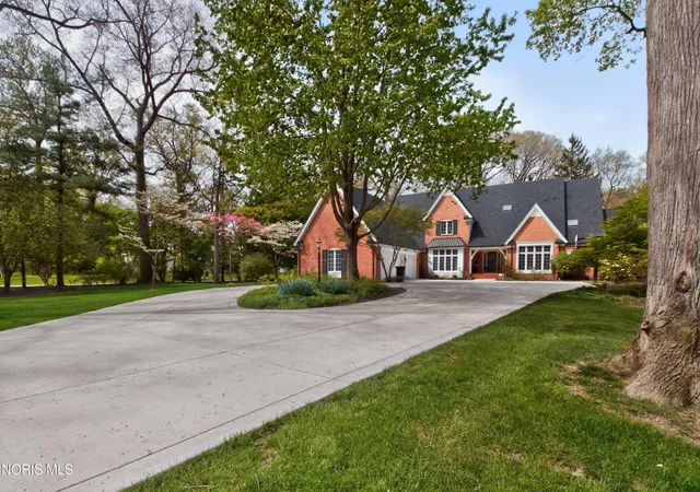Homes for sale in Ottawa Hills, OH | 2709 Westchester Rd, Ottawa Hills, OH 43615 | MLS# 10007158