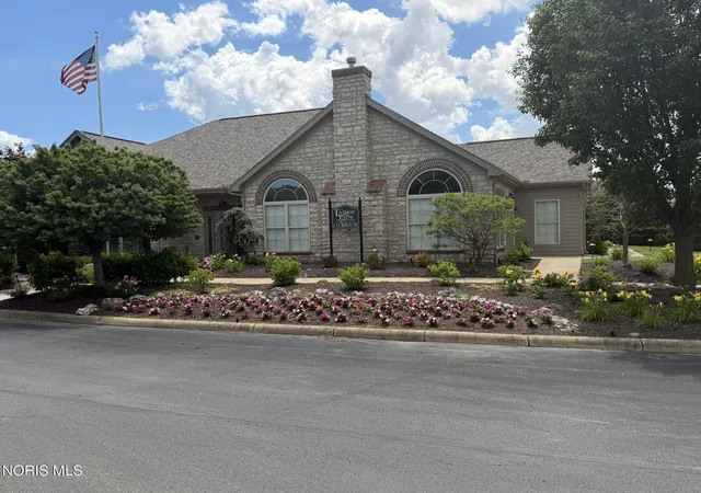 Homes for sale in Port Clinton, OH | 2749A N Canterbury Cir, Port Clinton, OH 43452 | MLS# 10007105