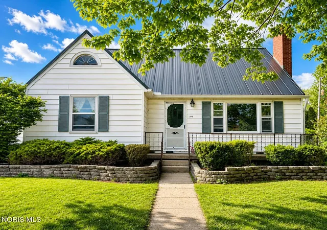 Homes for sale in Edgerton, OH | 213 E Gerhart St, Edgerton, OH 43517 | MLS# 10007229