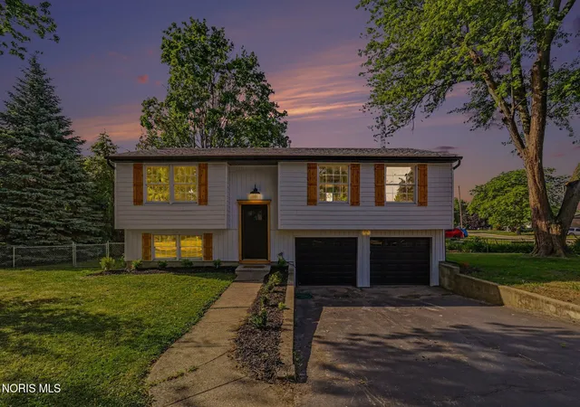 Photo 1 of Single family home for sale at 2912 Northshore Dr, Toledo, OH 43611 | MLS# 10007235 | Listing updated on 2026-08-27