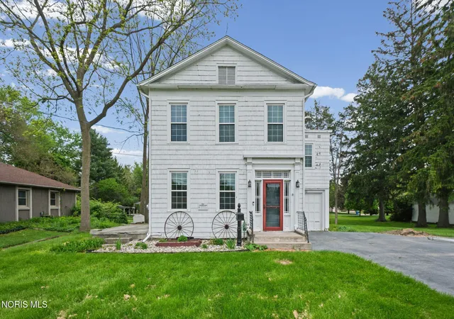 Homes for sale in Waterville, OH | 230 N River Rd, Waterville, OH 43566 | MLS# 10007558