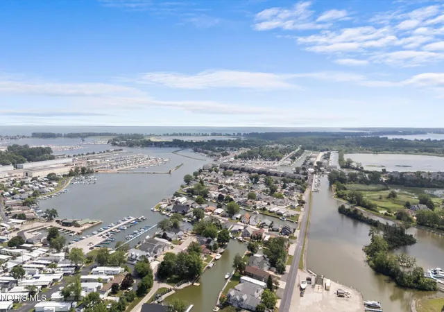 Homes for sale in Port Clinton, OH | 1531 N Compass Ave, Port Clinton, OH 43452 | MLS# 10007276