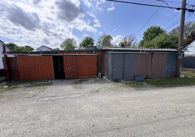 Photo 20 of Single family home for sale at 205 S Patterson St, Gibsonburg, OH 43431 | MLS# 10007346 | Listing updated on 2026-05-07