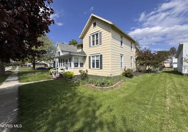 Photo 2 of Single family home for sale at 205 S Patterson St, Gibsonburg, OH 43431 | MLS# 10007346 | Listing updated on 2026-05-07