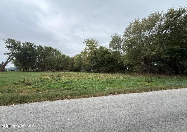 Homes for sale in Curtice, OH | 12504 La Fontaine Dr, Curtice, OH 43412 | MLS# 10007888