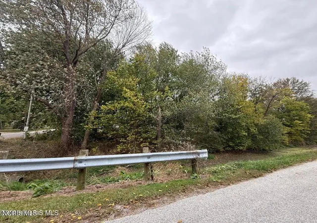Homes for sale in Curtice, OH | 12504 La Fontaine Dr, Curtice, OH 43412 | MLS# 10007888