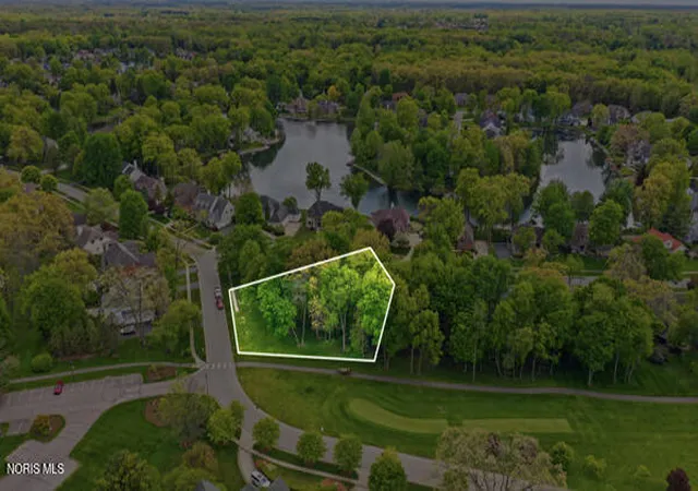 Homes for sale in Holland, OH | 8945 Oak Valley Rd, Holland, OH 43528 | MLS# 10007483