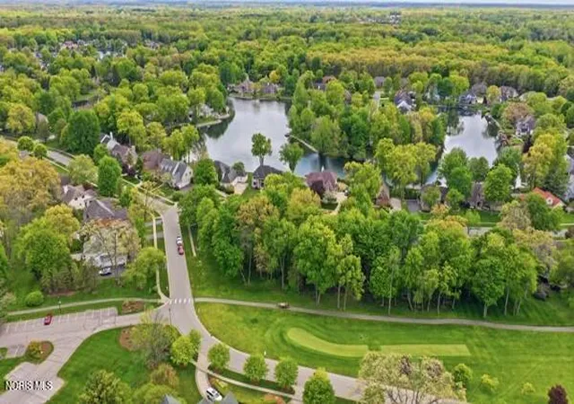 Homes for sale in Holland, OH | 8945 Oak Valley Rd, Holland, OH 43528 | MLS# 10007483