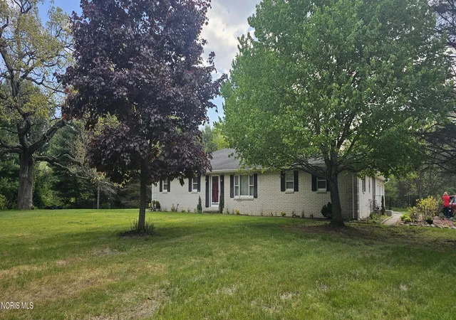 Homes for sale in Swanton, OH | 5354 County Road 3, Swanton, OH 43558 | MLS# 10007532