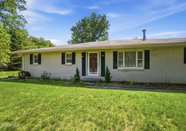 Homes for sale in Swanton, OH | 5354 County Road 3, Swanton, OH 43558 | MLS# 10007532