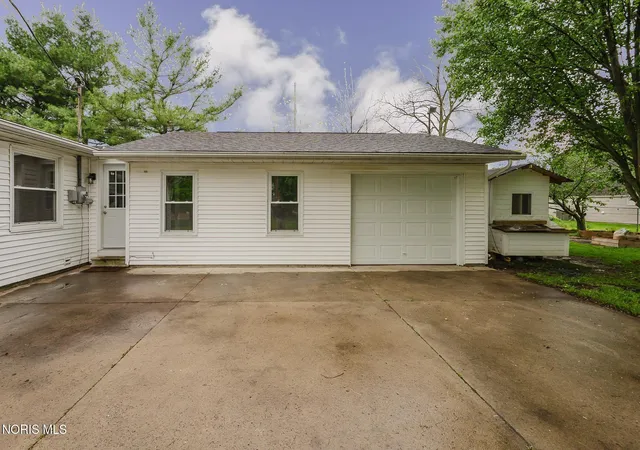 Photo 4 of Single family home for sale at 10036 Township Rd 94, Findlay, OH 45840 | MLS# 10007505 | Listing updated on 2026-05-21