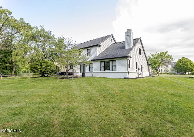 Photo 4 of Single family home for sale at 8629 St George Dr, Holland, OH 43528 | MLS# 10007613 | Listing updated on 2026-07-14