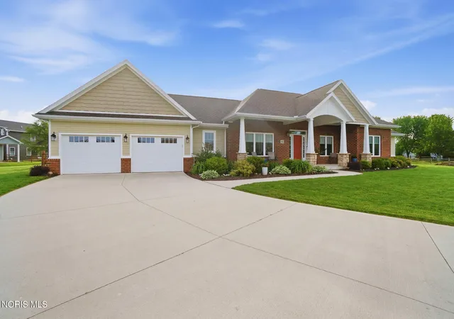 Homes for sale in Bowling Green, OH | 944 Heather Ct, Bowling Green, OH 43402 | MLS# 10008540