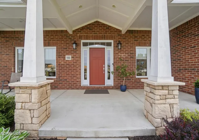 Homes for sale in Bowling Green, OH | 944 Heather Ct, Bowling Green, OH 43402 | MLS# 10008540