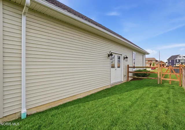 Homes for sale in Bowling Green, OH | 944 Heather Ct, Bowling Green, OH 43402 | MLS# 10008540