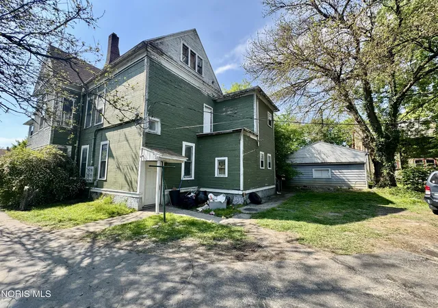 Listing Photo 2 - Condo for sale in building located at 2618 Collingwood Blvd, Toledo, OH 43610