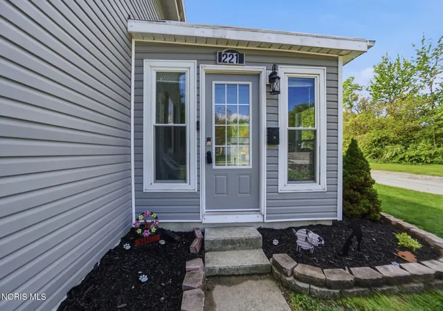 4th image of 221 E Broadway St, North Baltimore, OH 45872 | MLS# 10007741