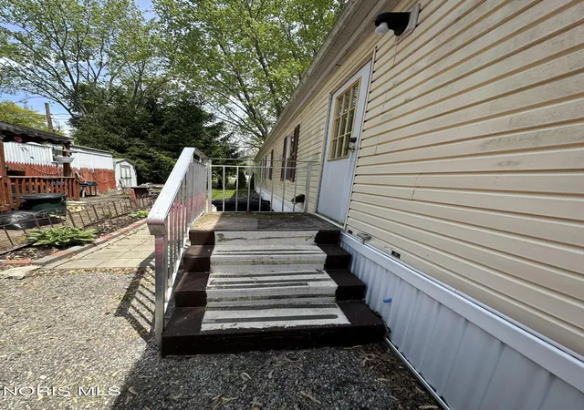 Homes for sale in Swanton, OH | 10430 Airport Hwy #183, Swanton, OH 43558 | MLS# 10007696