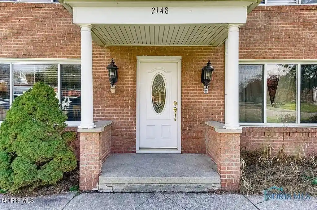 Listing Photo 2 - Condo for sale in 2148 Richards Rd located at 2148 Richards Rd, Toledo, OH 43606 - Unit 2148 Richards Rd