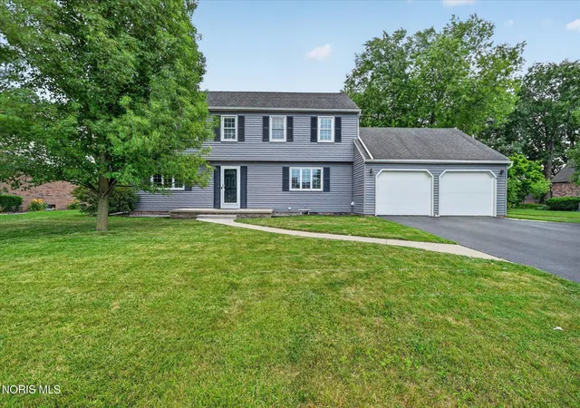 Homes for sale in Perrysburg, OH | 937 Bexley Dr, Perrysburg, OH 43551 | MLS# 10010021