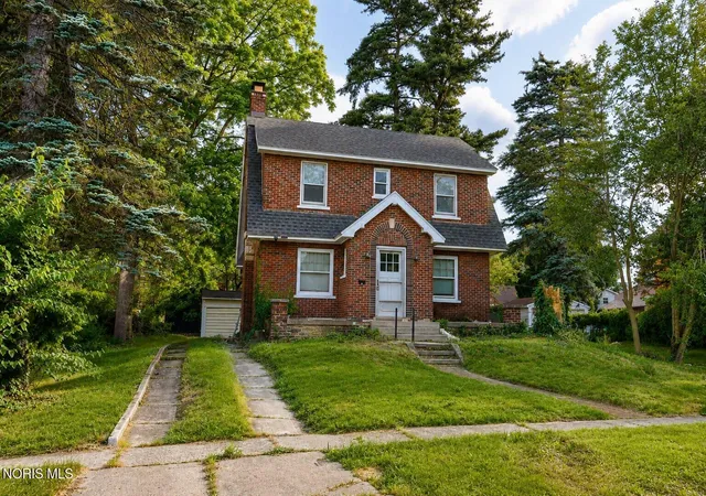 Photo 1 of Single family home for sale at 2817 Algonquin Pkwy, Toledo, OH 43606 | MLS# 10009243 | Listing updated on 2026-08-26