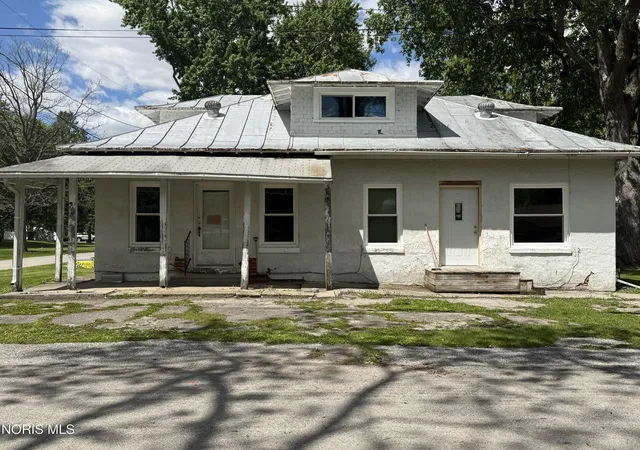 Homes for sale in Defiance, OH | 22585 2nd St, Defiance, OH 43512 | MLS# 10007846